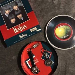 The Beatles Fossil Watch LI 1591 Vintage Collectors set with Key Chain.